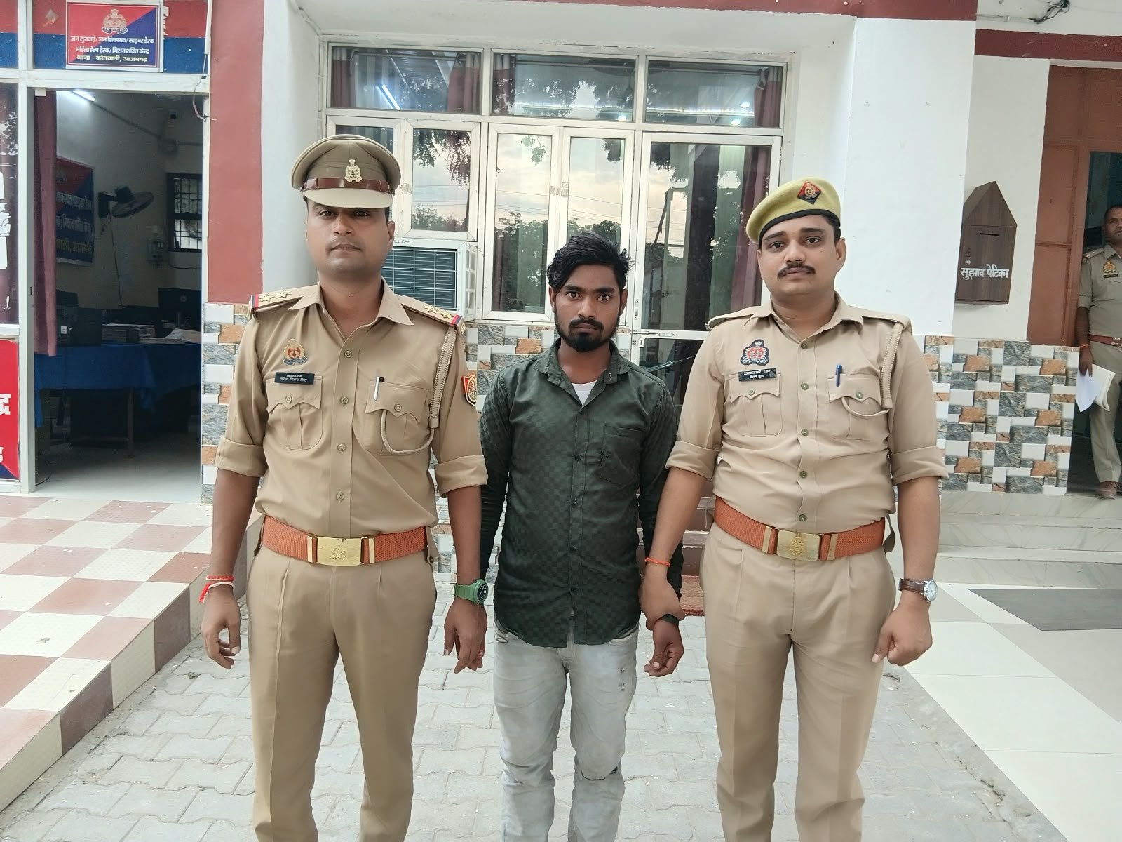 आजमगढ़: किशोरी को बहला-फुसलाकर ले जाने का आरोप, 21 वर्षीय युवक गिरफ्तार
